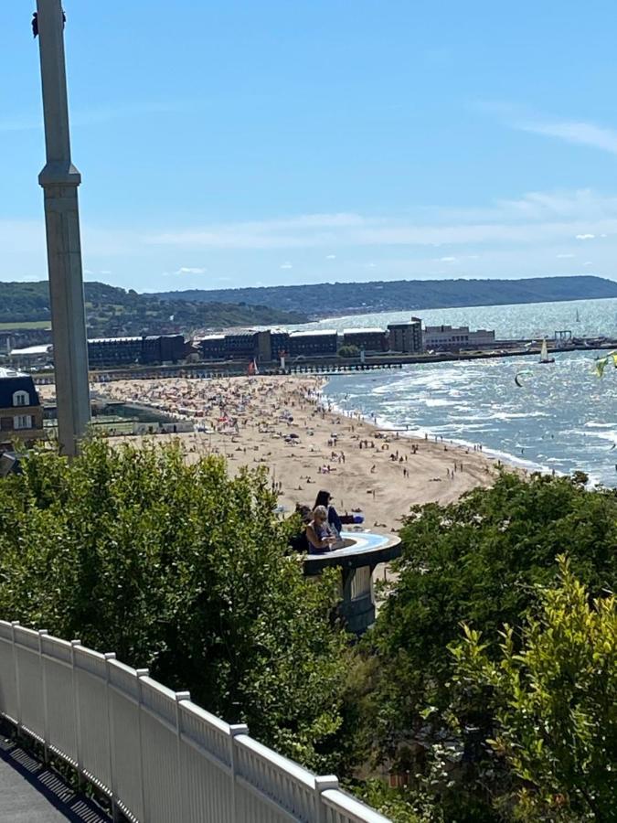 Appartement Face Mer Avec Terrasse Et Parking Трувил сюр Мер Екстериор снимка